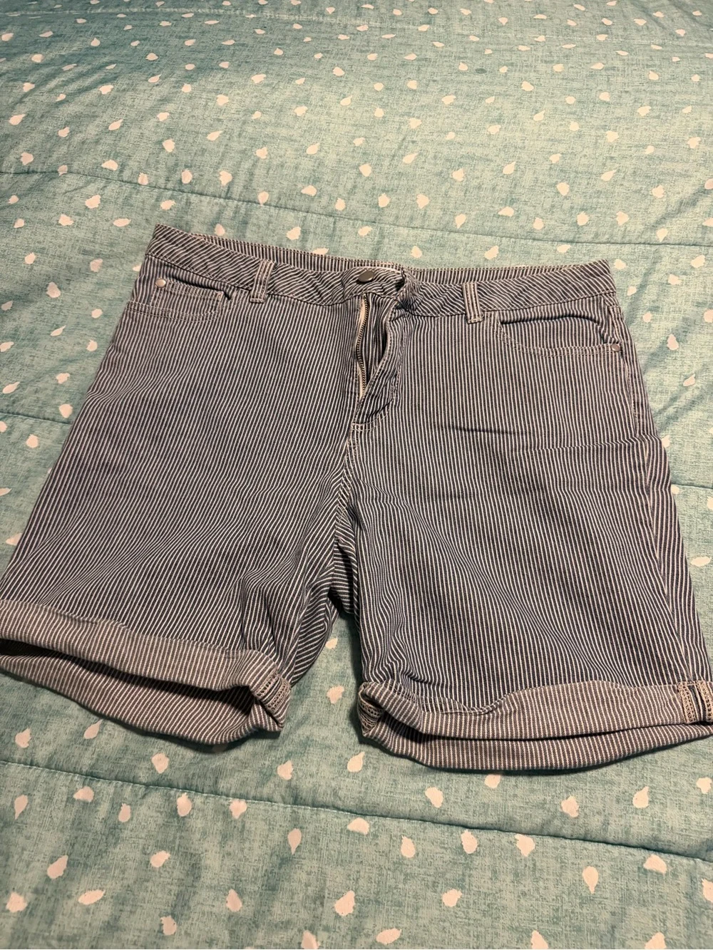 SZ 14 Women’s Blue Striped Stretch Cotton Shorts. MUST BE BUNDLED